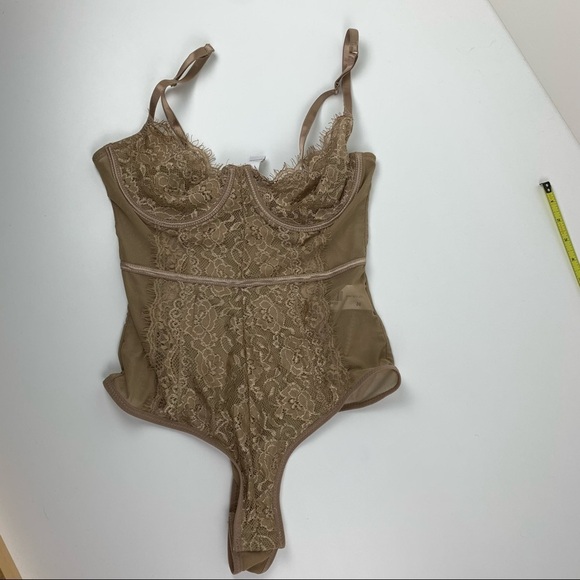 REVAMPED Beige Lace Teddy Bodysuit size Medium - Picture 3 of 9